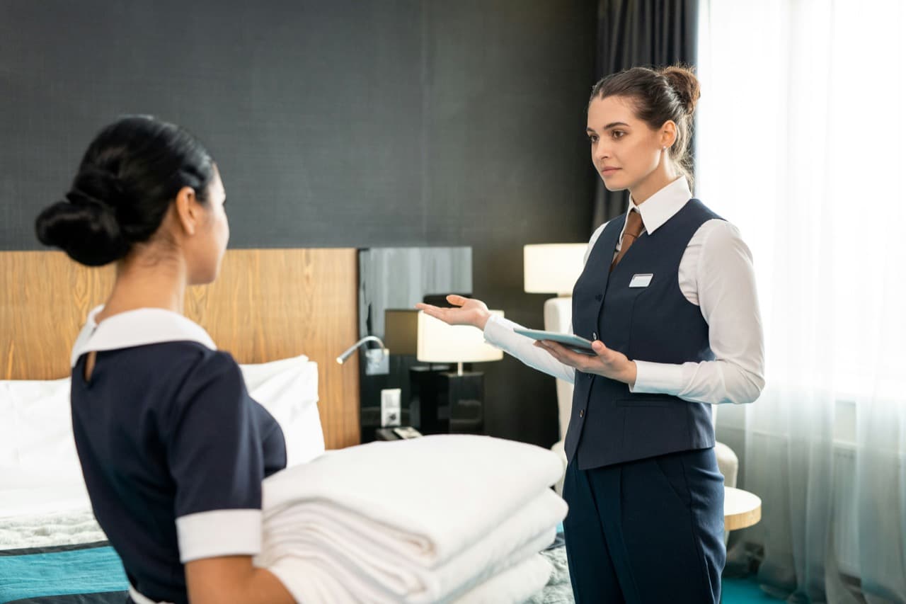 How to Improve Your Hotel Concierge Service Using Voice AI