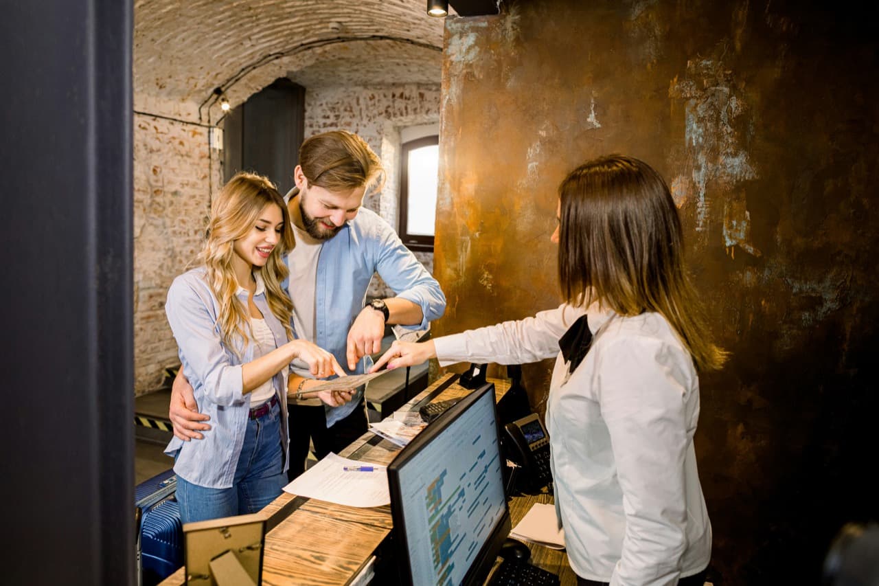 Top 5 Voice AI Agents for Hotels