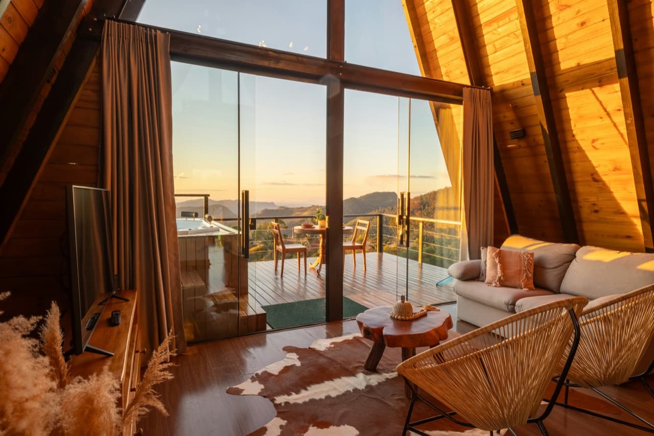 Top 5 Voice AI Agents for Resorts